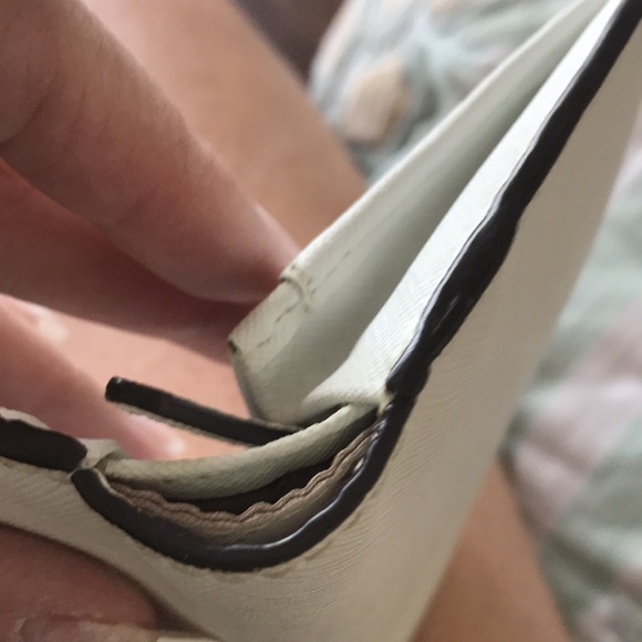 EUC Michael Kors authentic handbag with matching wallet, dust bag and adj strap - Picture 14 of 16